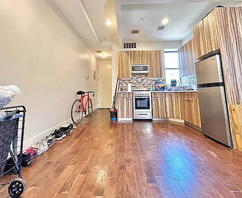 Rented by Doorway NYC, LLC | media 17