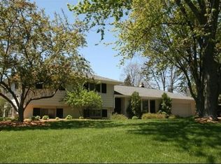 1415 Countryside Ln, Brookfield, WI 53045