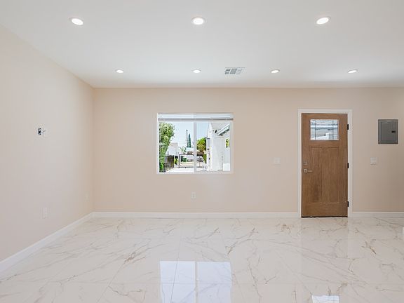 3rd image of 6550 Beeman Ave