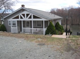 22 De Hart Ave, Hewitt, NJ 07421