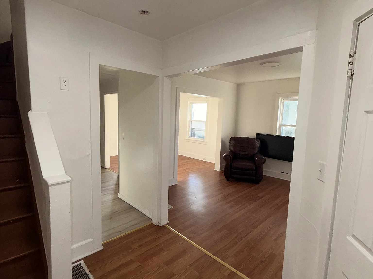 2 bed, 960 sqft, $1,200 — Photo 3