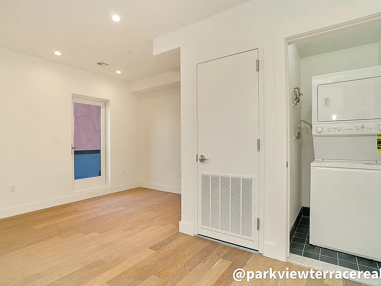 1257 Rogers Ave #3B — Photo 6