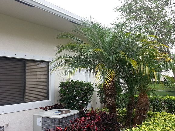 3rd image of 10114 NW 33rd Pl