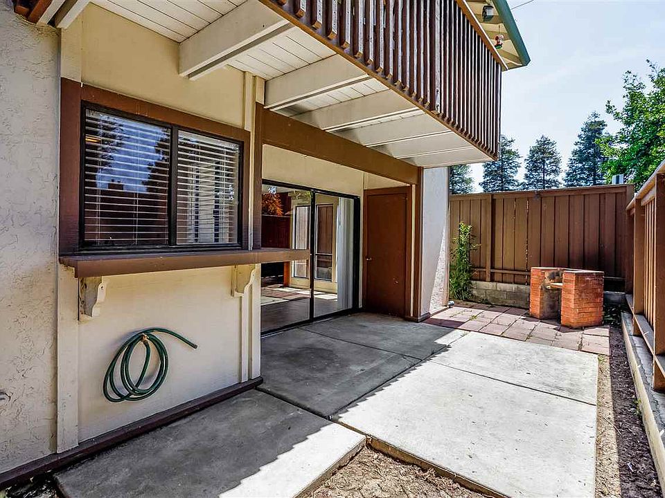 1st image of 1701 Mahogany Way APT 44