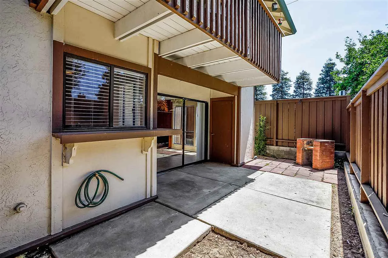 1701 Mahogany Way APT 44 photo 1