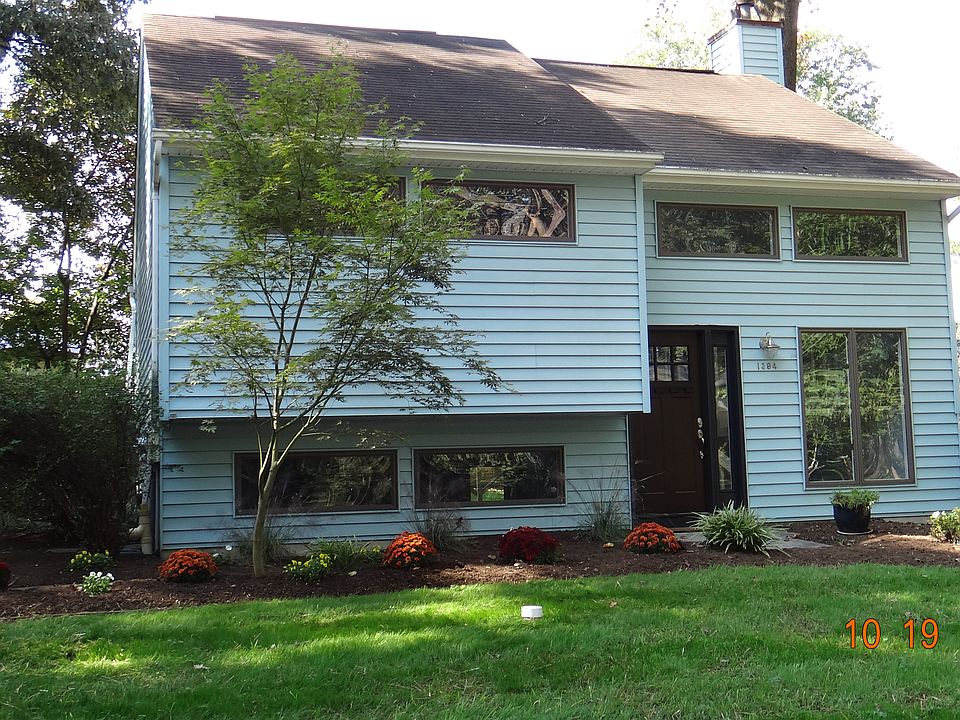 1394 Greenway Dr.