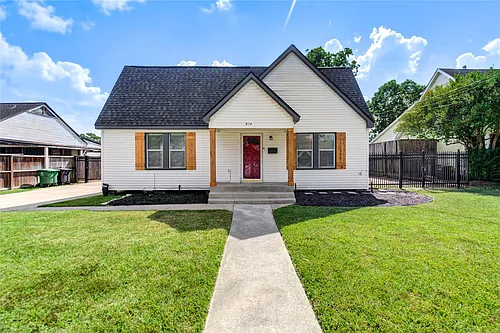 814 Sue St Photo 1