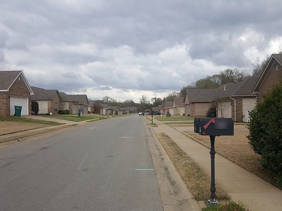 5th image of 1600 White Oak Cir