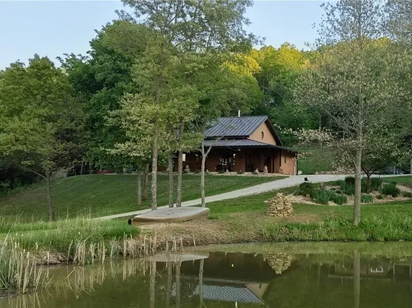 3395 Buck Creek Rd, Oskaloosa, KS 66066