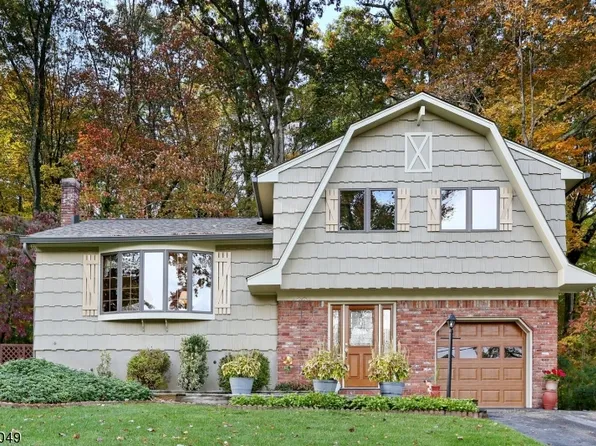 18 Catherine Ct, Ringwood Boro, NJ 07456