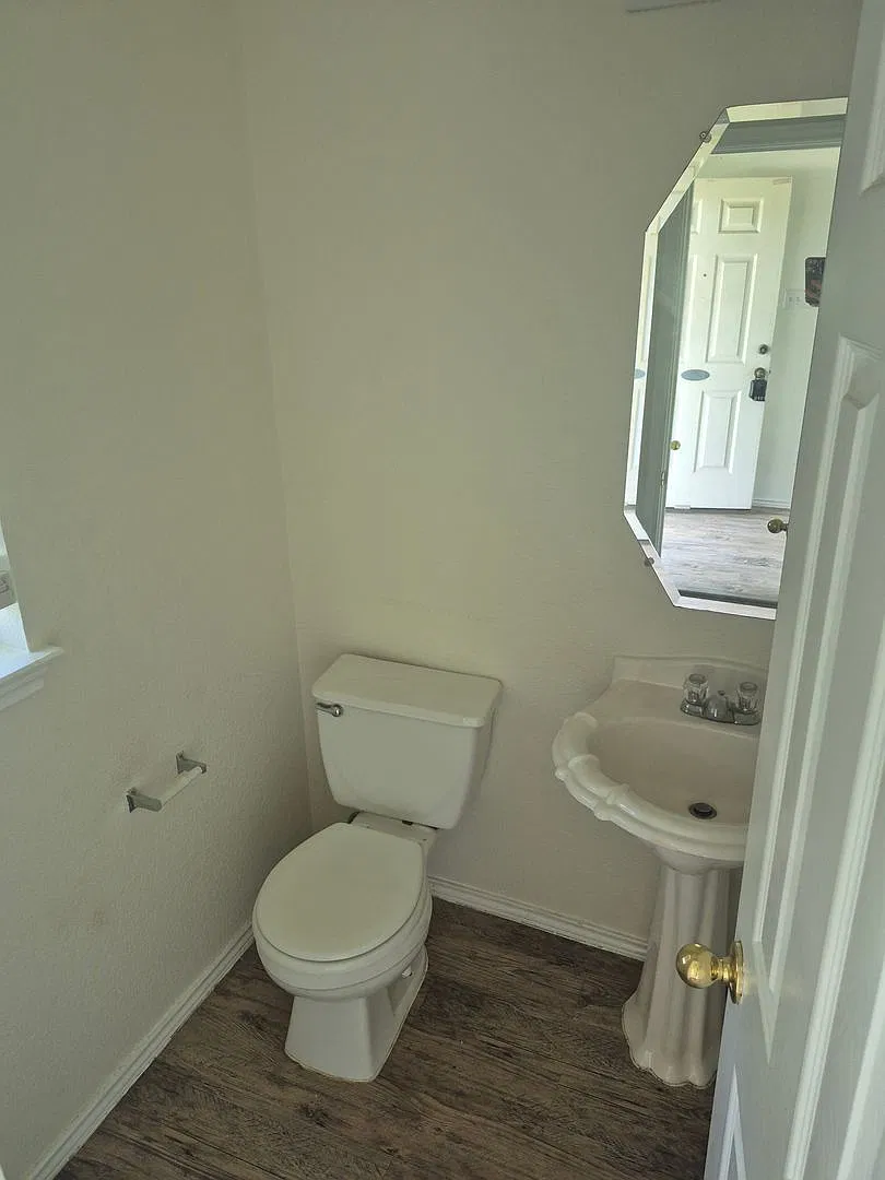 Spacious 3 bd home in a wonderful community. — Photo 4