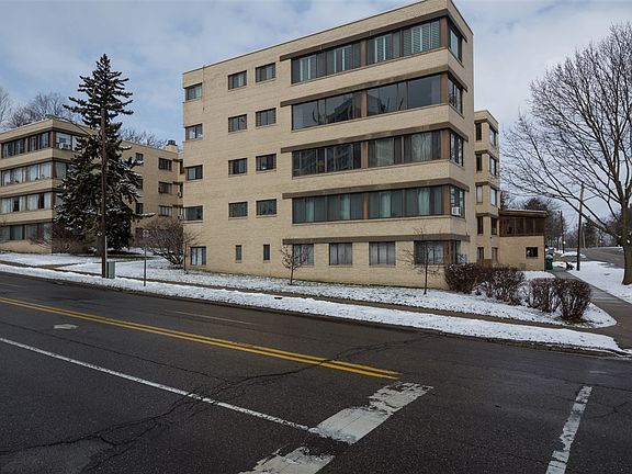 2nd image of 915 E Court St APT 402