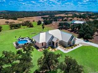 2114 Axis Cir, Fredericksburg, TX 78624