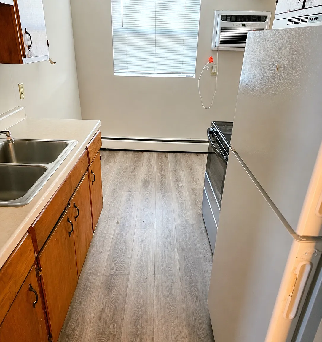 2 bed, 750 sqft, $1,300 — Photo 3