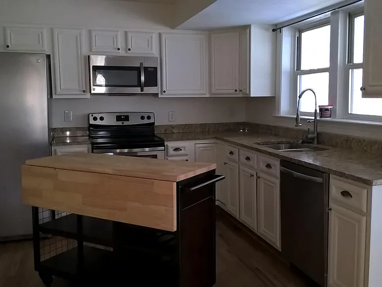 51 Brent Point Rd — Photo 3