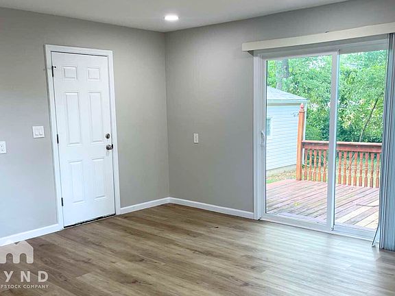 4th image of 1572 Burlington Ave