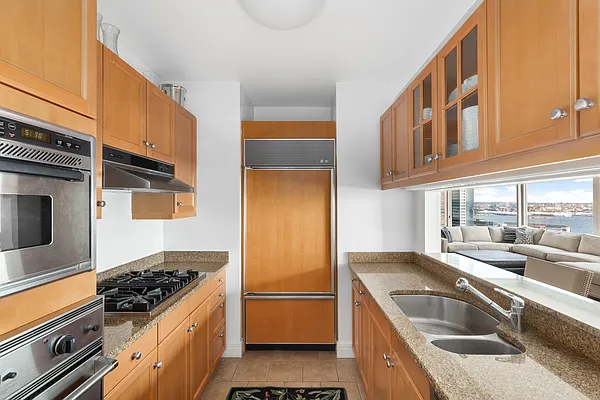 Rented by Compass | media 25