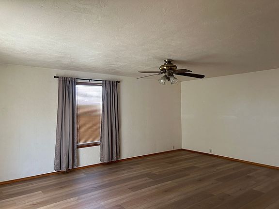 4th image of 1848 E Springville Ave