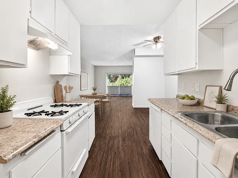 10749 Francis Pl — Photo 1