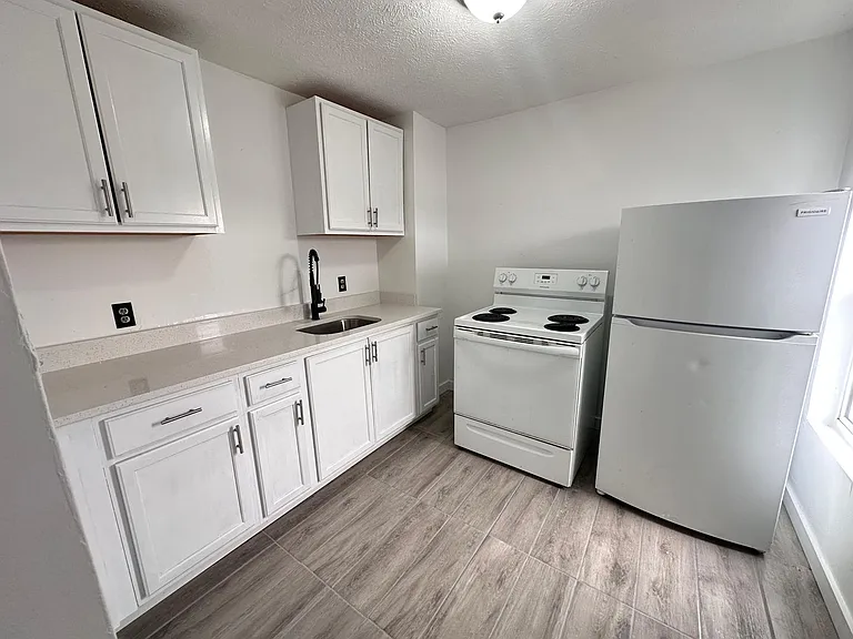 132 Charles St — Photo 14
