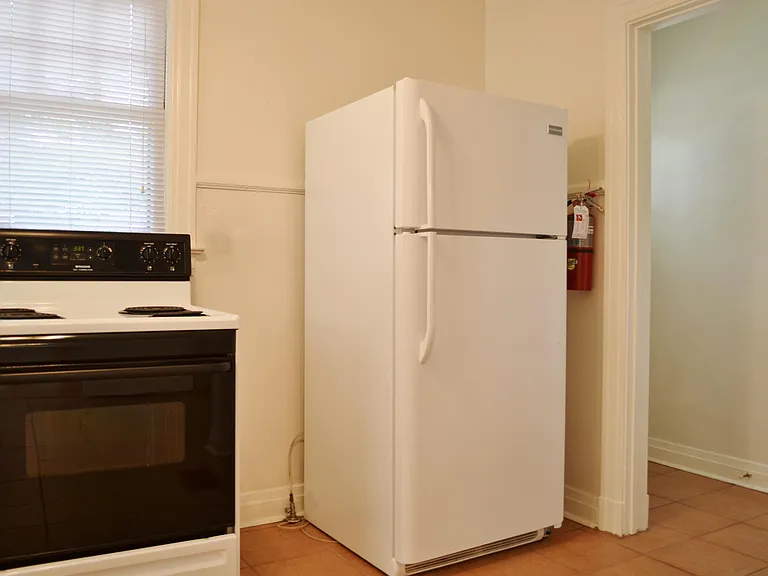 2559 Dellwood Ave — Photo 15
