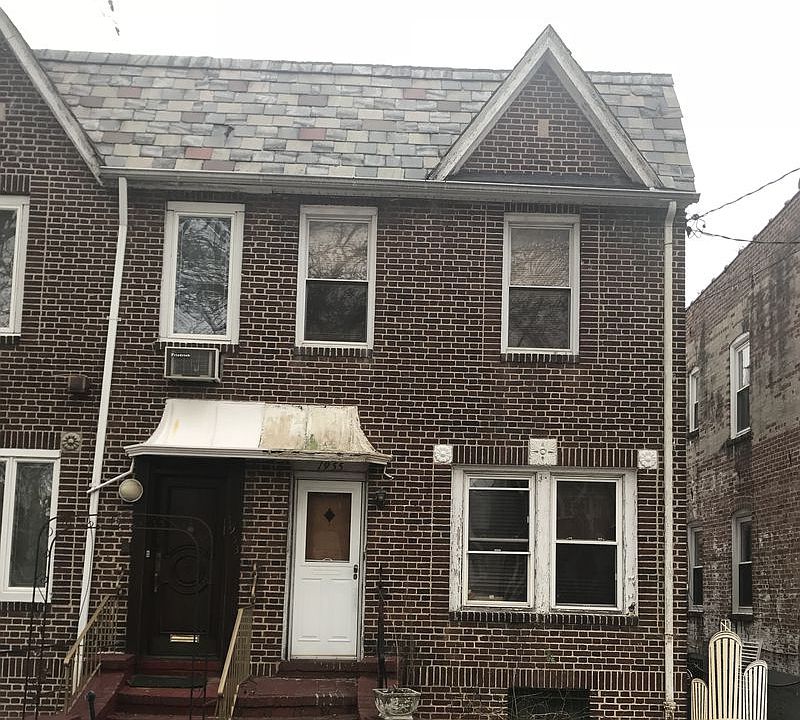 1st image of 1955 E 26th St