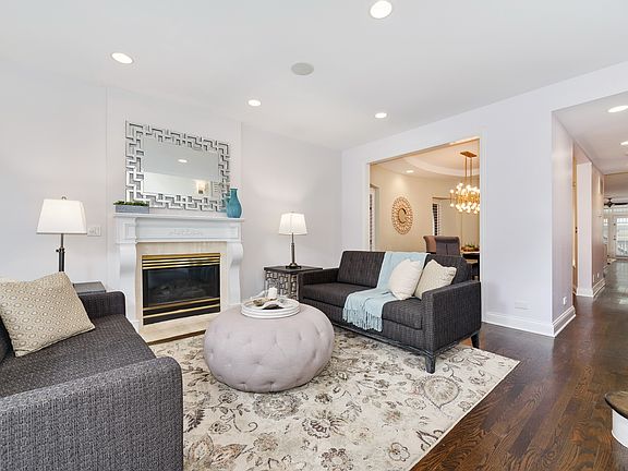 3rd image of 1114 W Lill Ave