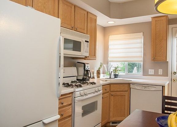 5th image of 829 E 400 S APT 114