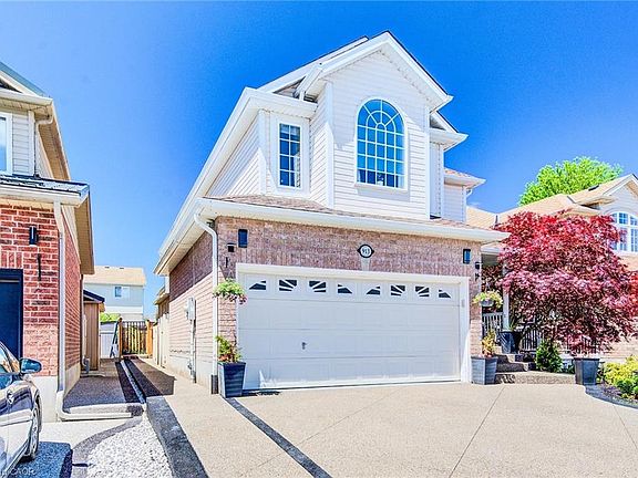 3rd image of 913 Copper Leaf Cres