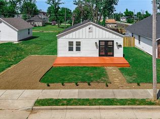 218 N 5th St, Rogers, AR 72756