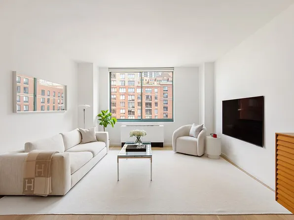 21 S End Ave APT 623, New York, NY 10280