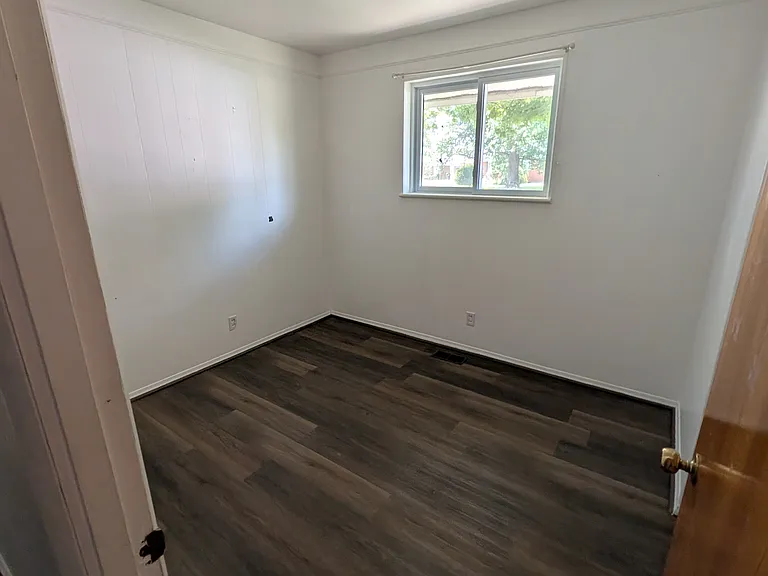 302 Kenyon Dr — Photo 6