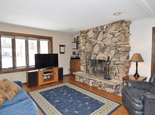 2214 Harris Highland Dr, Waukesha, WI 53188