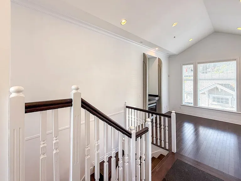 2307 Marine Dr — Photo 17