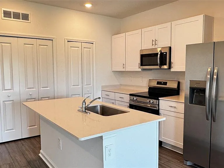 4967 SW 83rd Pl — Photo 4