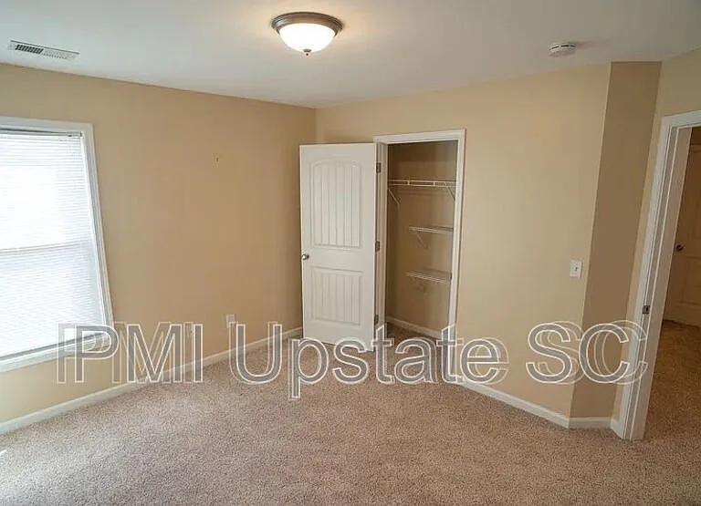218 Marefair Ln — Photo 4