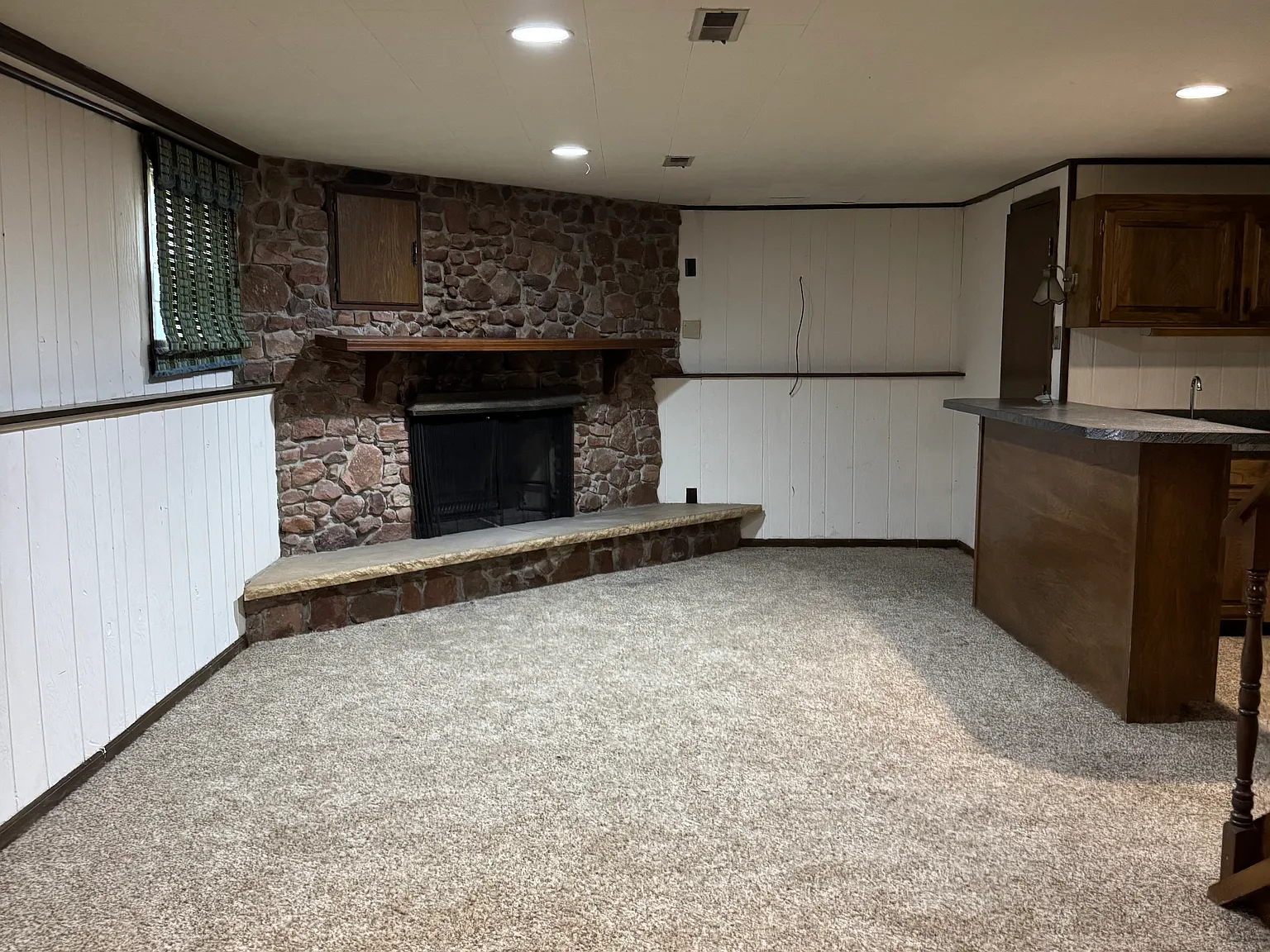 2702 Melrose Ln — Photo 3