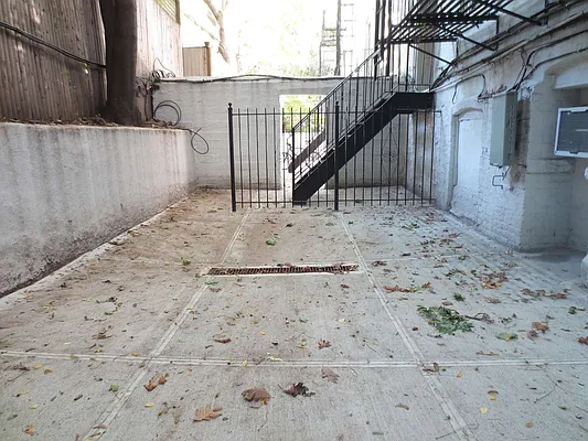 Rented by Waverly Realty Associates | media 15