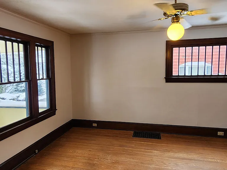 189 Jackson Ave — Photo 4