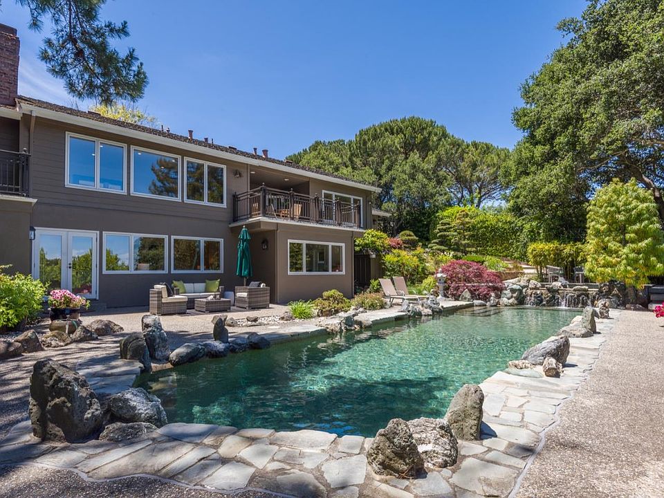 1st image of 40 Glenbrook Dr