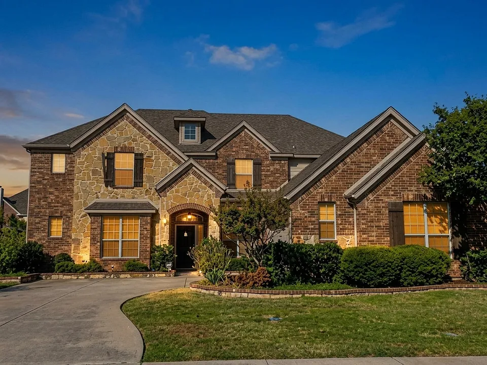 6165 Larkspur Ln