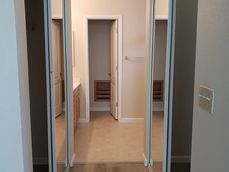 920 Rathbone Cir — Photo 31