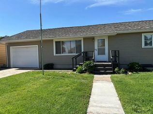 313 E Courthouse Ave, Sublette, KS 67877