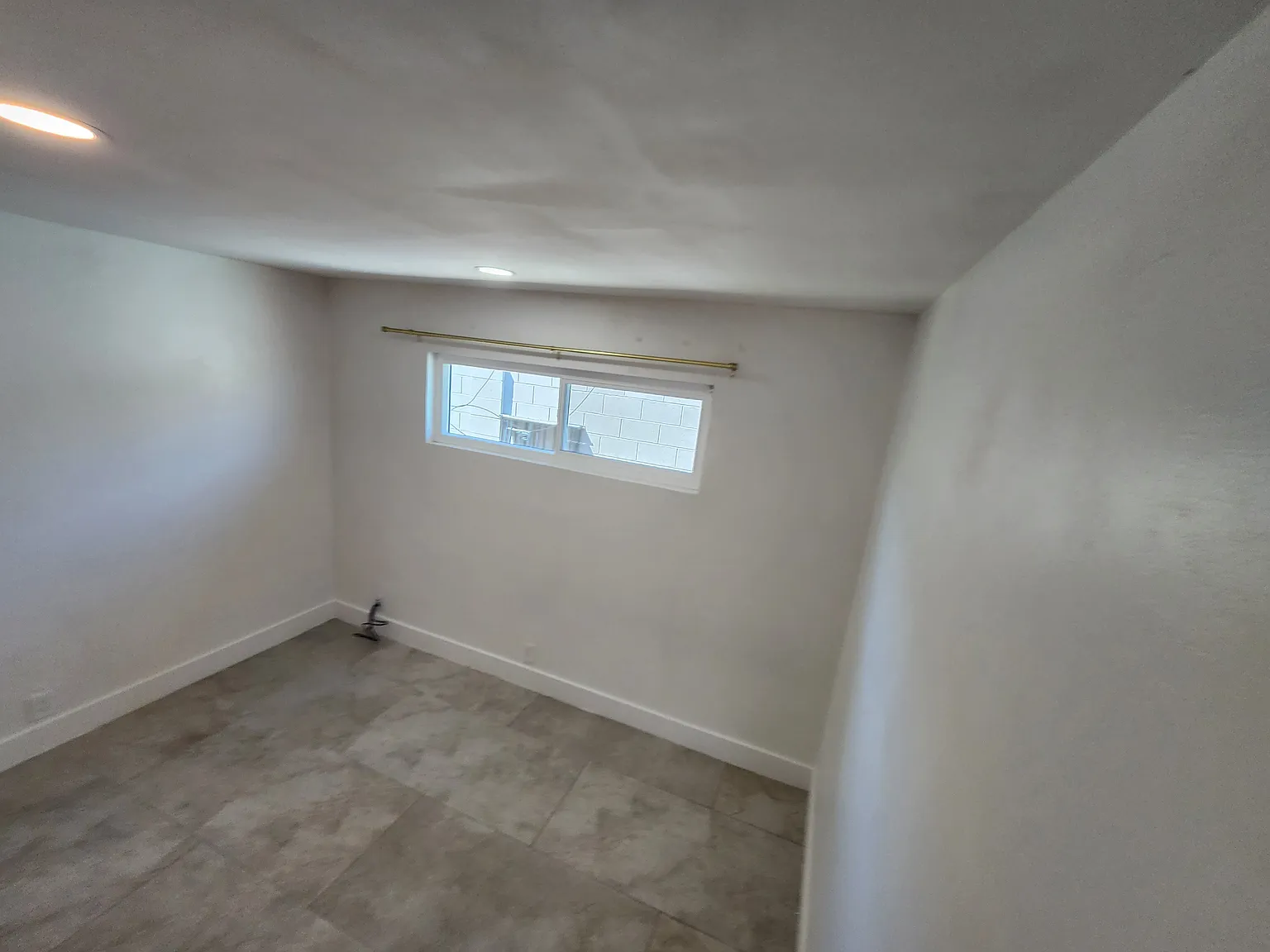 2 bed, 750 sqft, $1,200 — Photo 2
