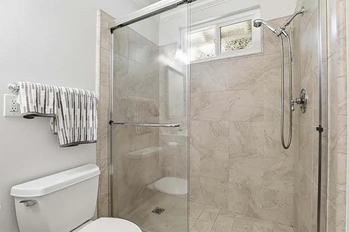 1670 Andalusia Way — Photo 18