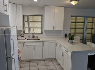 729 NE 3rd St #1-3, Hallandale, FL 33009