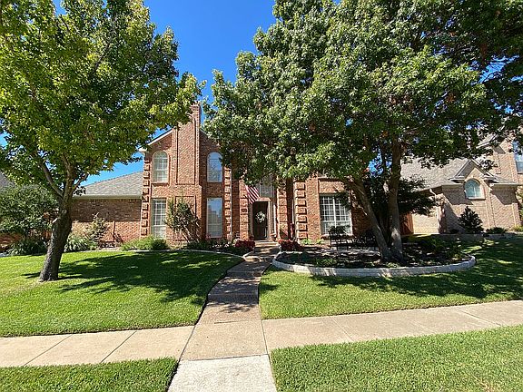 3rd image of 3909 Bridgeport Dr