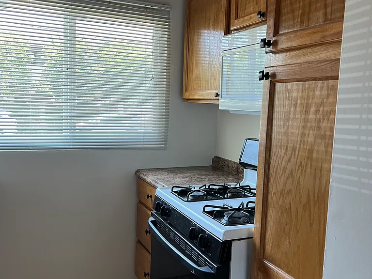 2307 Kenmere Ave — Photo 4