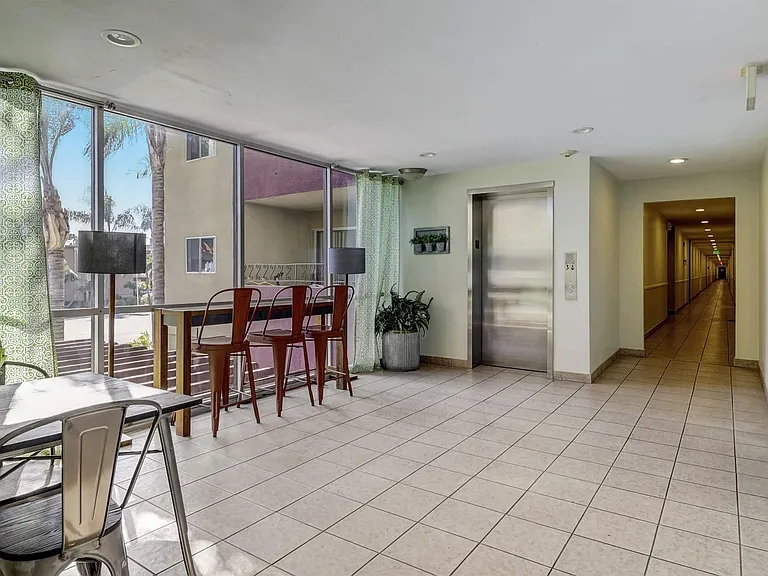 Penthouse Apartments | Spacious 1 & 2 Bedroom Apartments Near SDSU — Photo 9