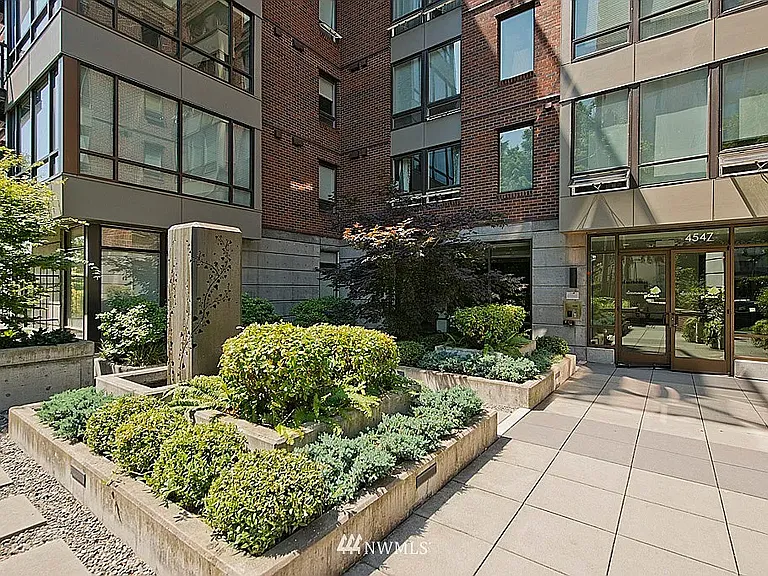 4547 8th Ave NE #405 — Photo 12